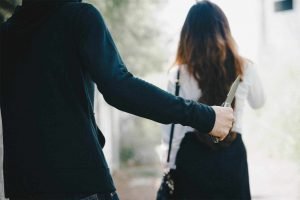 Το μαχαίρι είναι όπλο ενέδρας